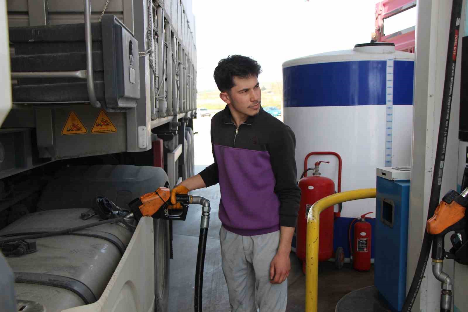 Akaryakıt istasyonundan ücretsiz sıcak duş
