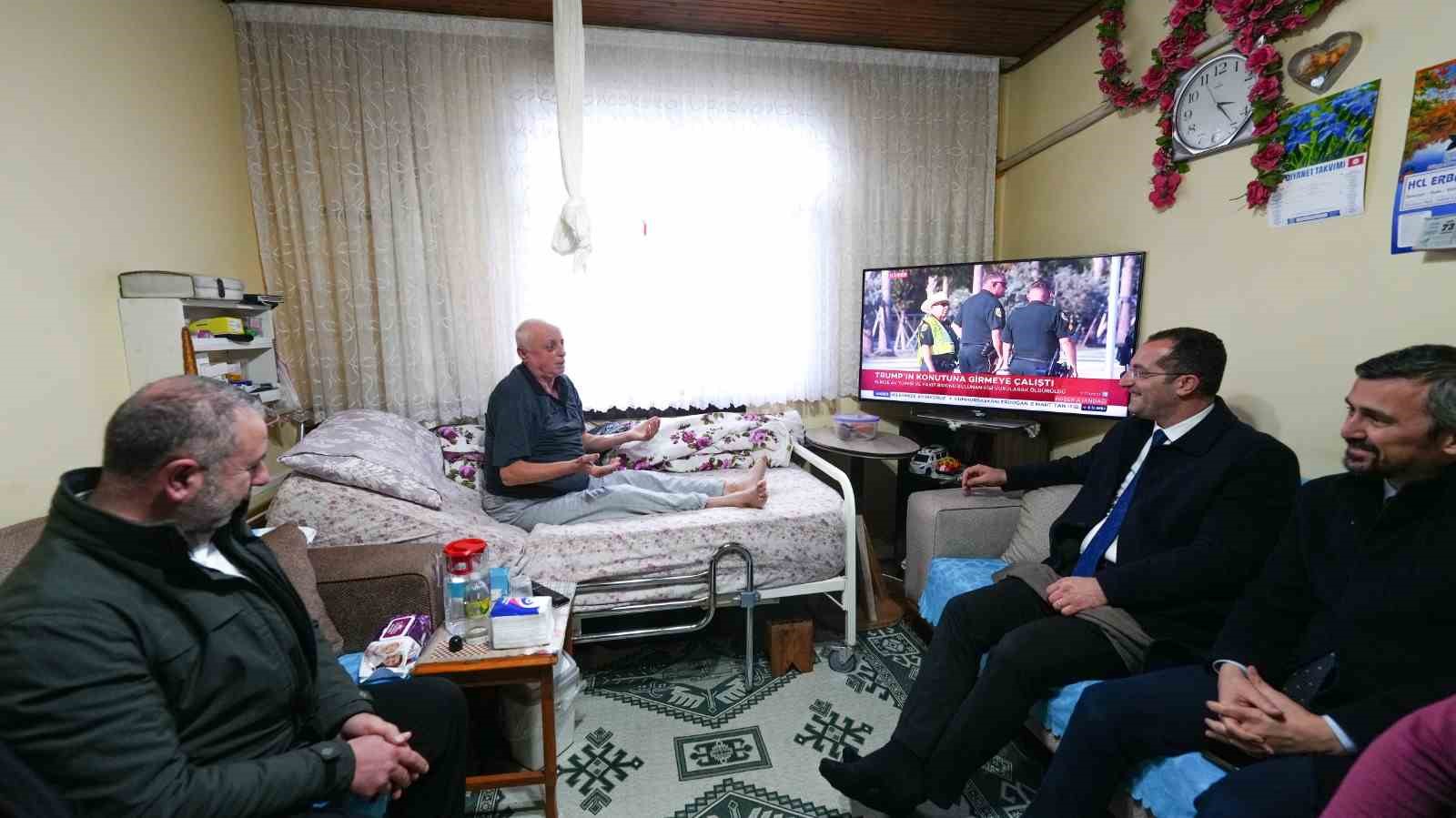 Akçaabat Belediye Başkanı Ekim hastaları evlerinde ziyaret etti
