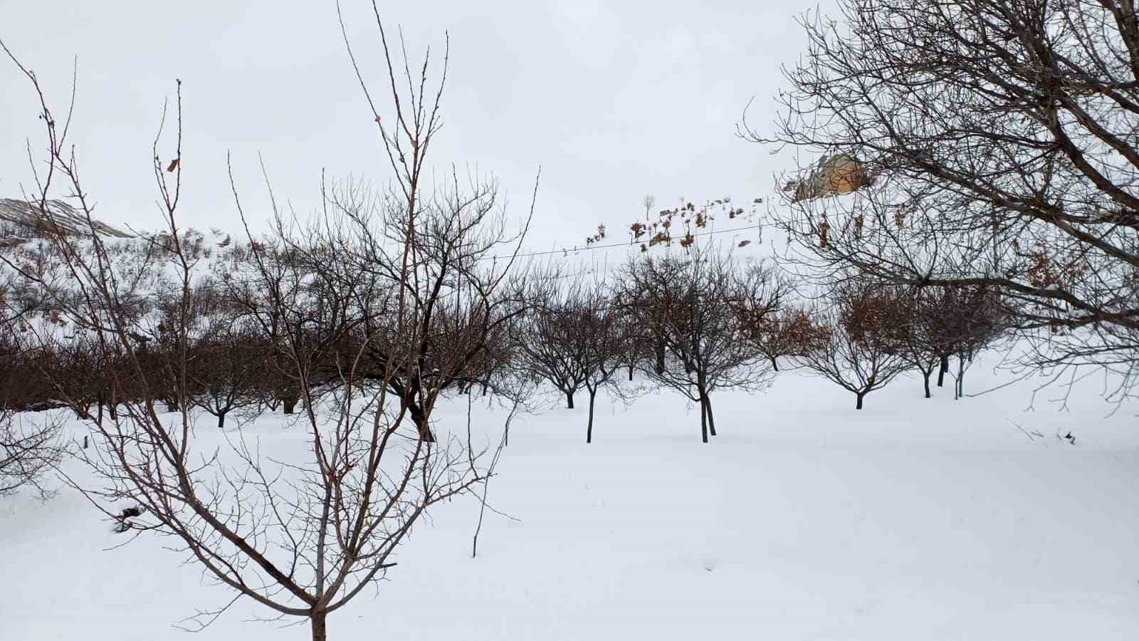 Akçadağ’da kar kalınlığı 1 metreye yaklaştı
