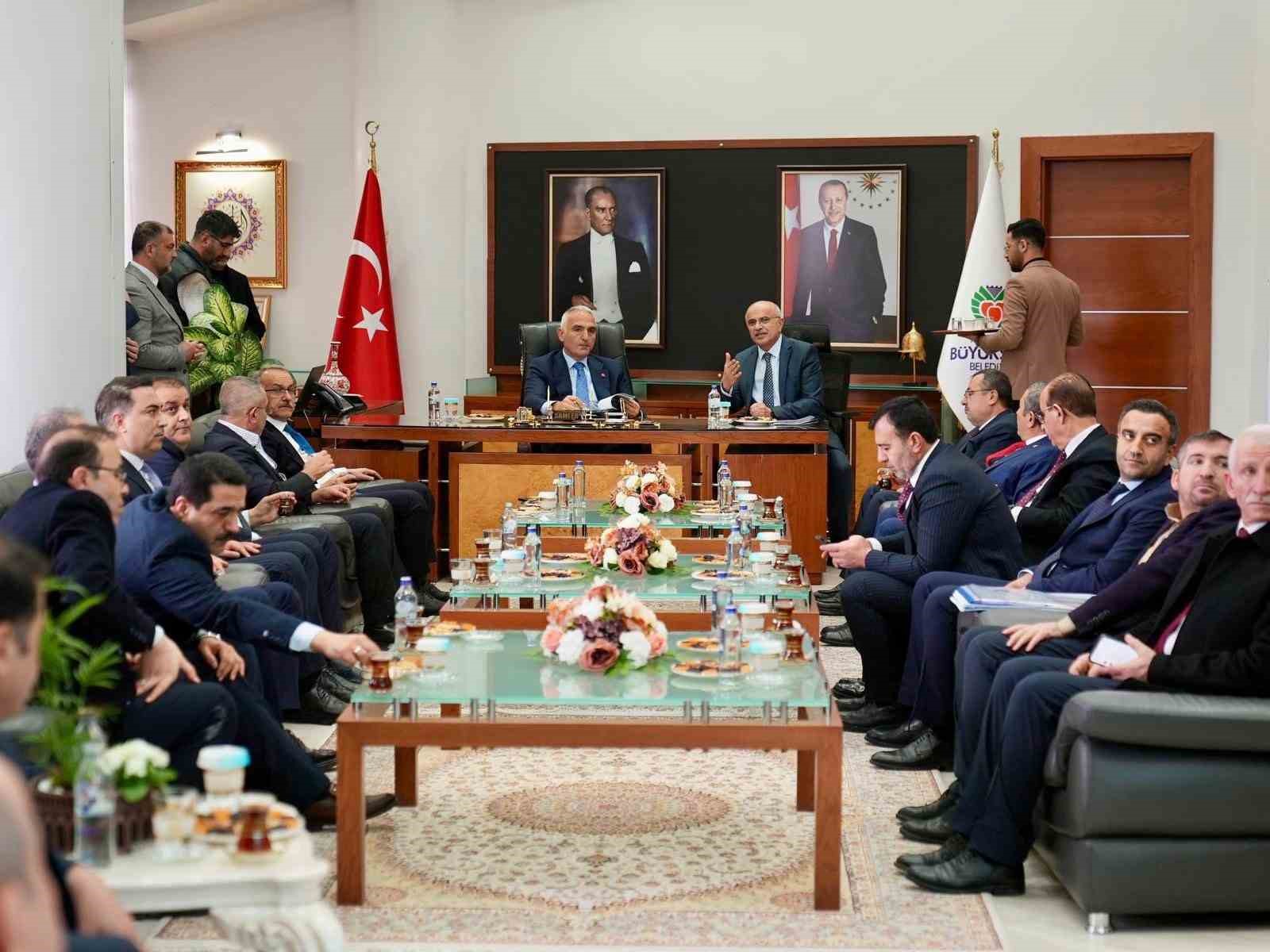 Akçadağ’ın turizm projeleri Bakan Ersoy’a sunuldu
