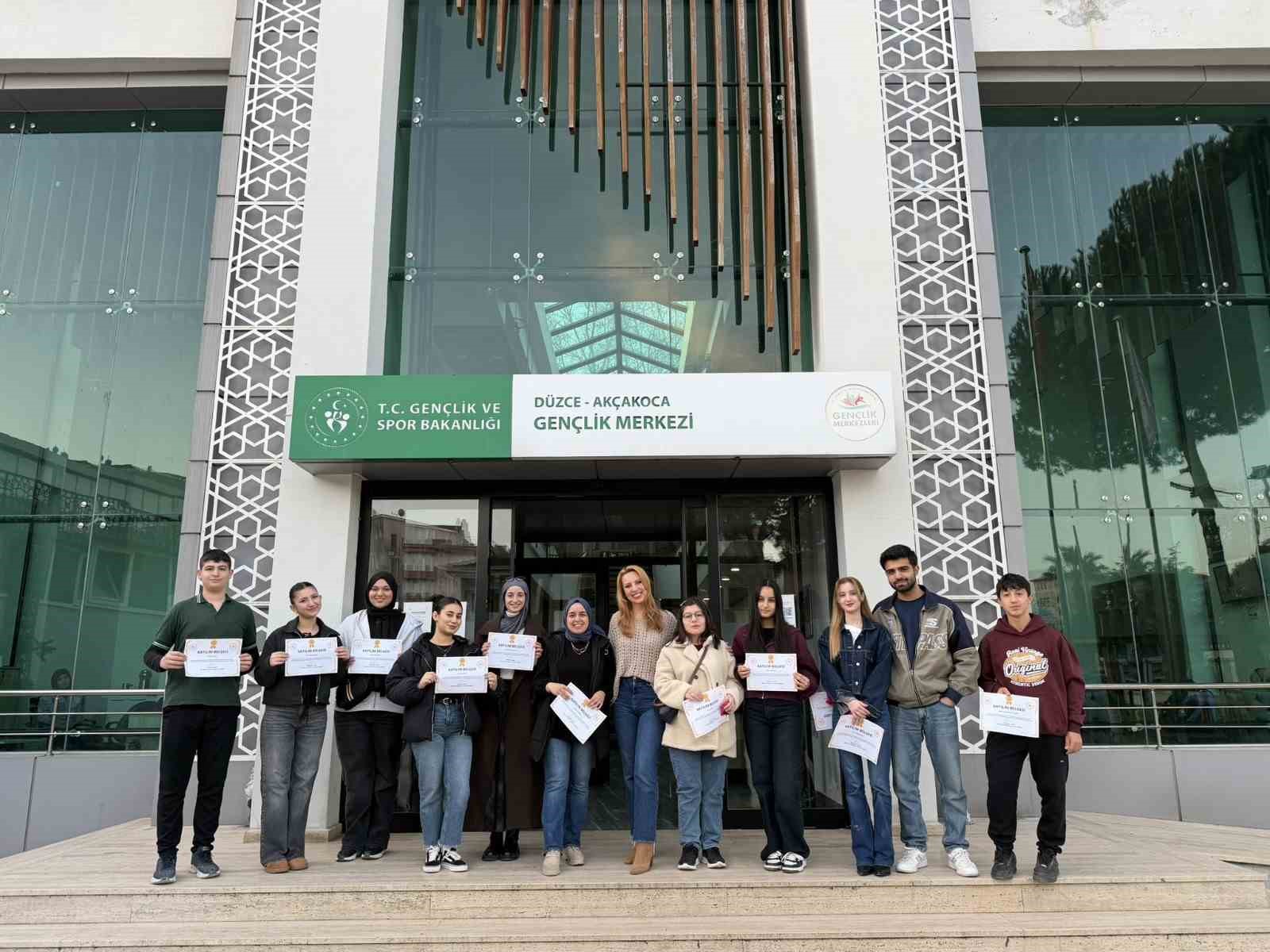 Akçakoca Gençlik Merkezi’nde diksiyon atölyesi tamamlandı
