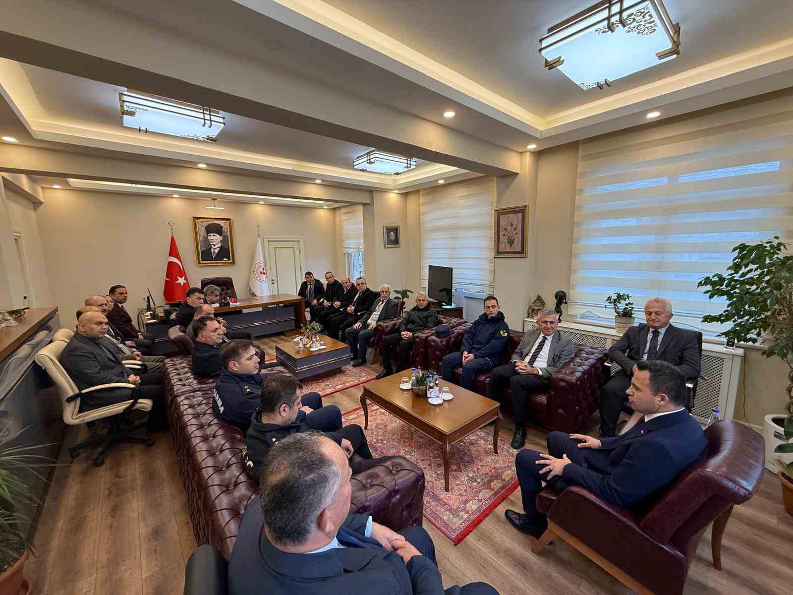 Akçakoca Kaymakamı Uzan görevine başladı
