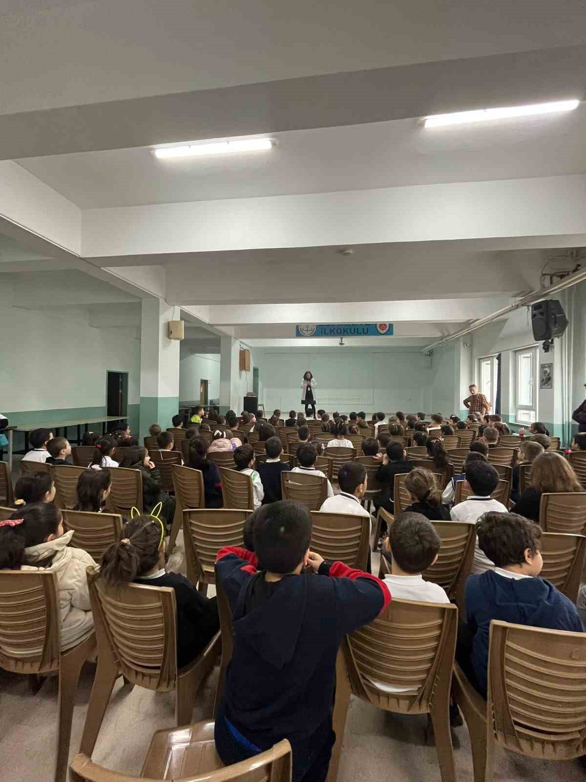 Akçakoca’da minik öğrencilere ağız ve diş sağlığı eğitimi
