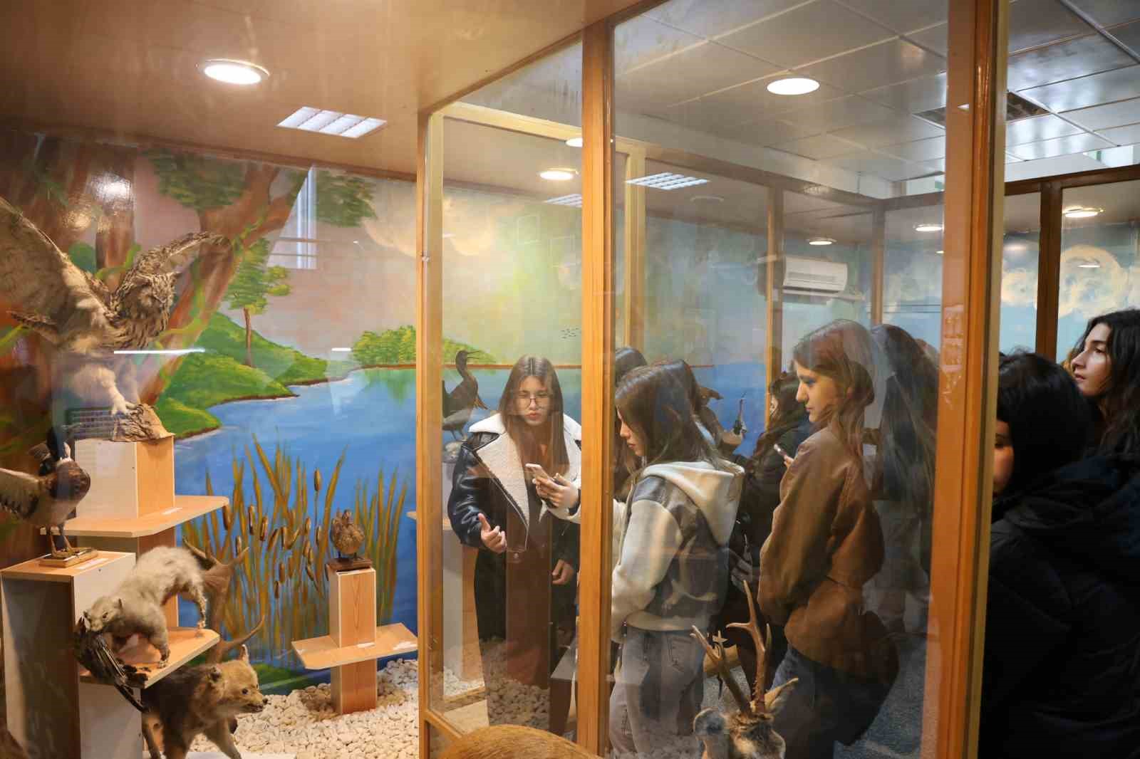 Akçakocalı öğrenciler botanik bahçesine hayran kaldı
