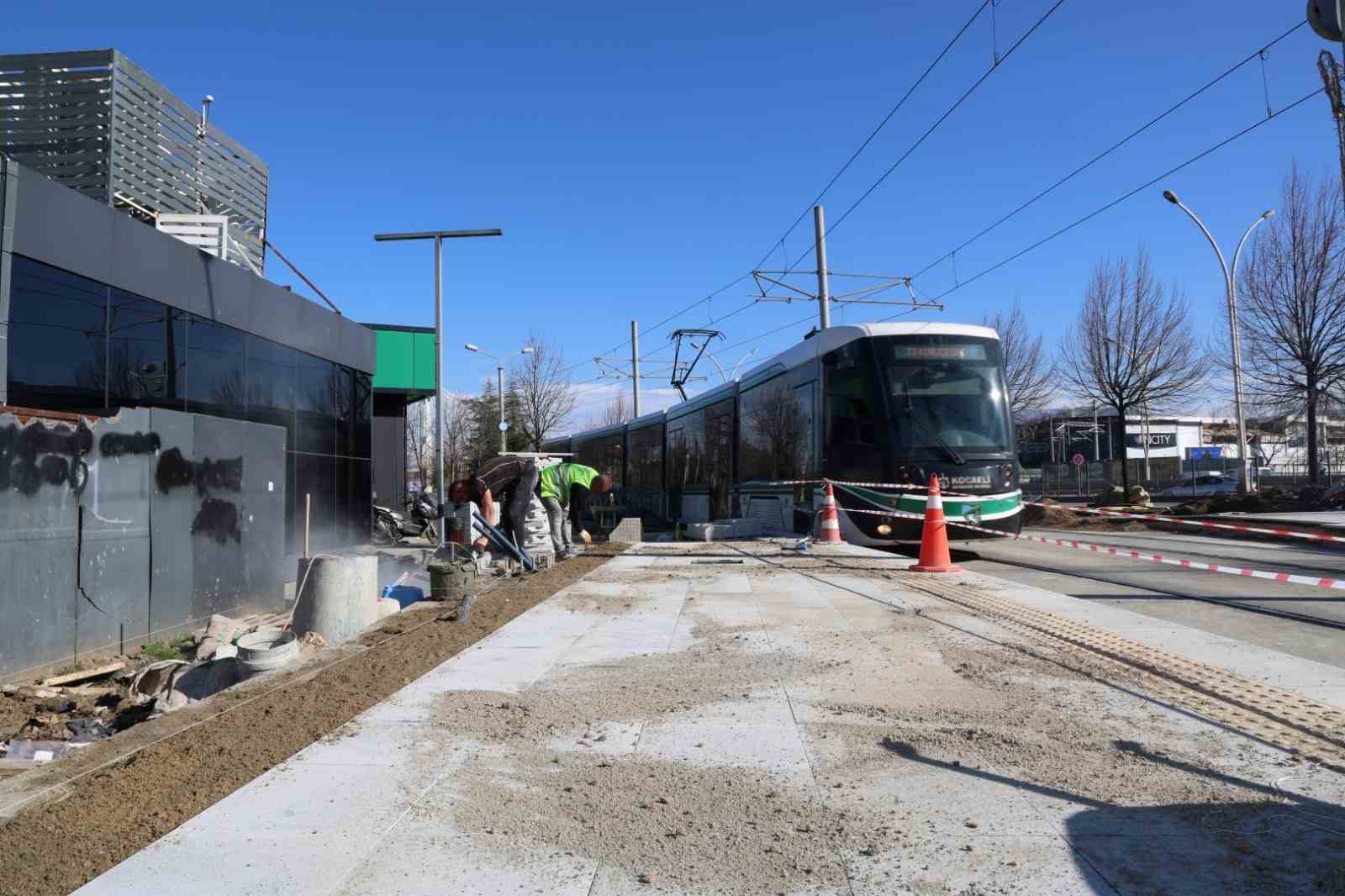 Akçaray tramvay hattının yolcu kapasitesi iki katına çıkarılıyor
Akçaray tramvay hattının yolcu kapasitesi iki katına çıkarılıyor