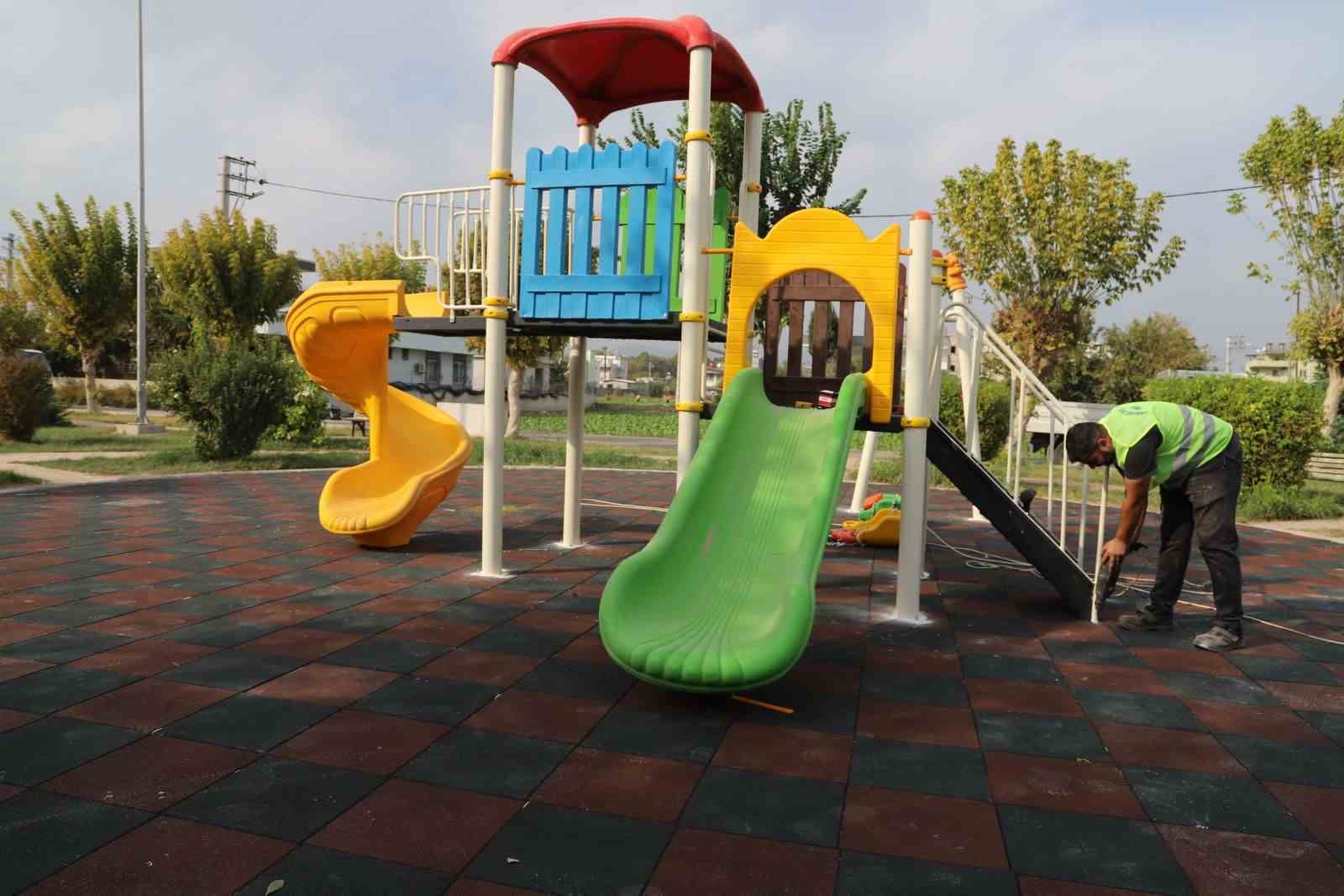 Akdeniz Belediyesi 6 parkı baştan sona yeniledi
