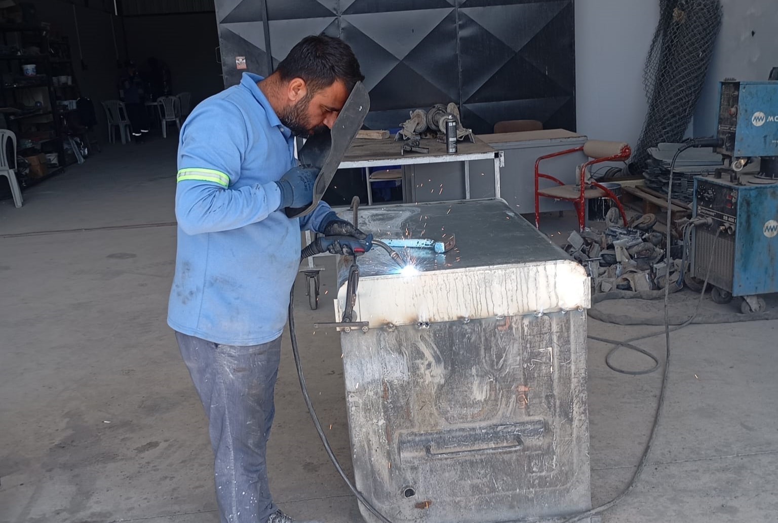 Akdeniz Belediyesi üretiyor, onarıyor, tasarruf sağlıyor
