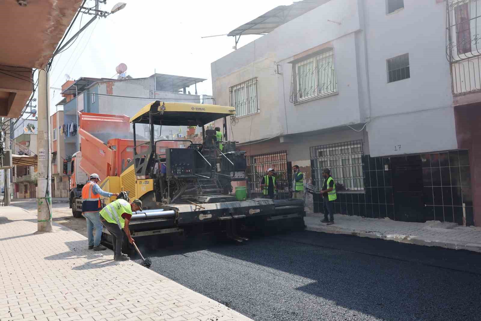 Akdeniz’de 65 mahallede kesintisiz yol çalışması
