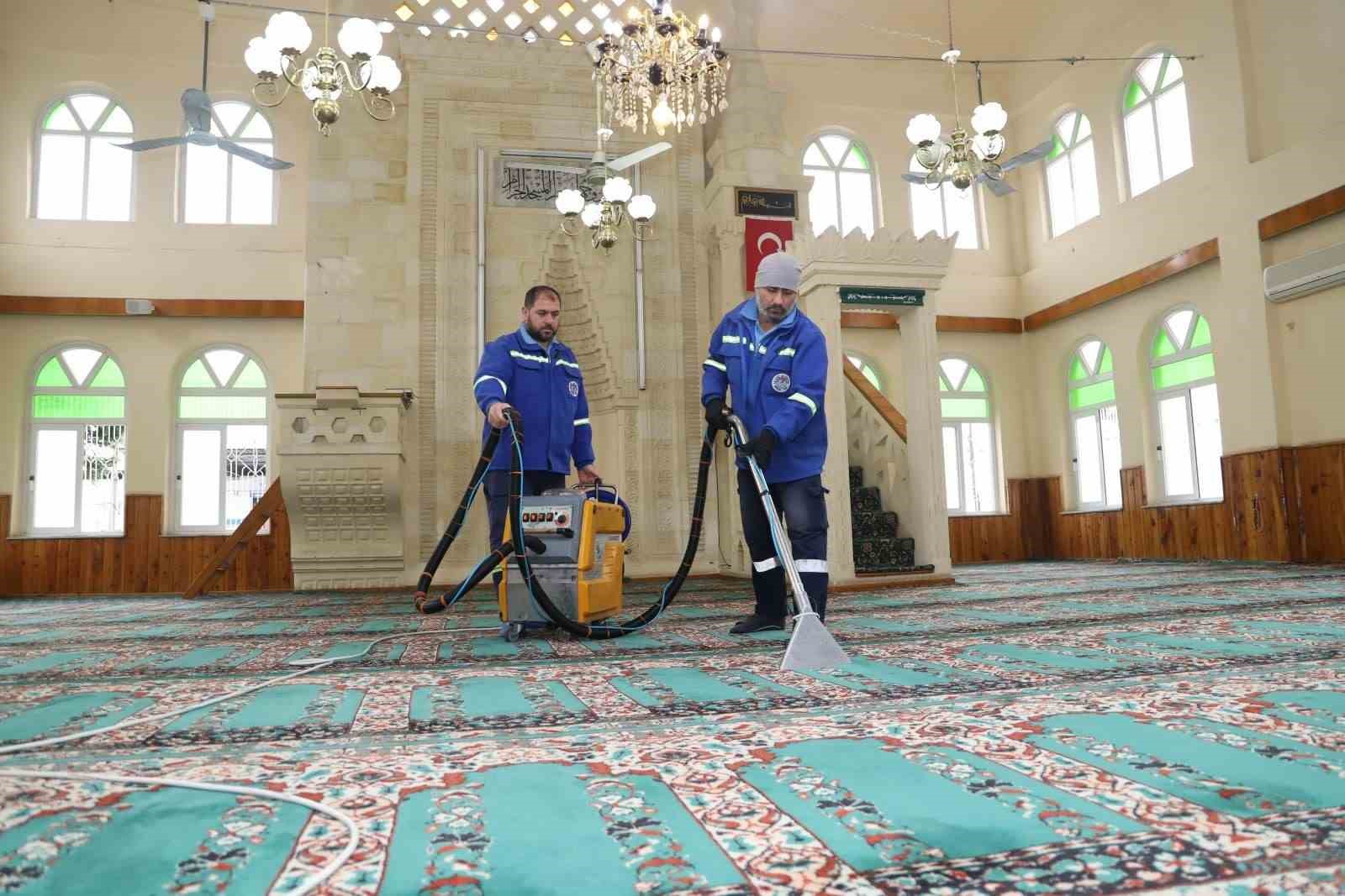 Akdeniz’de camilerde Ramazan hazırlığı
