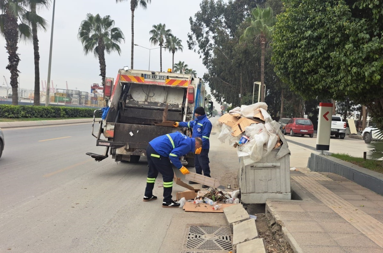 Akdeniz’de çevre temizliği aralıksız sürüyor
Akdeniz’de çevre temizliği aralıksız sürüyor