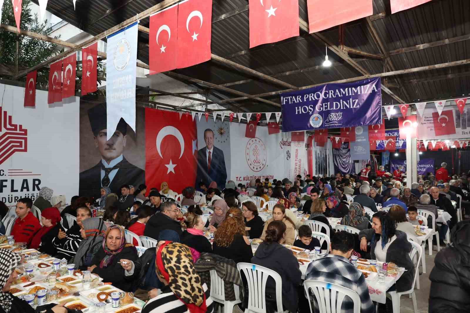 Akdeniz’de ilk iftar sofrası kuruldu
