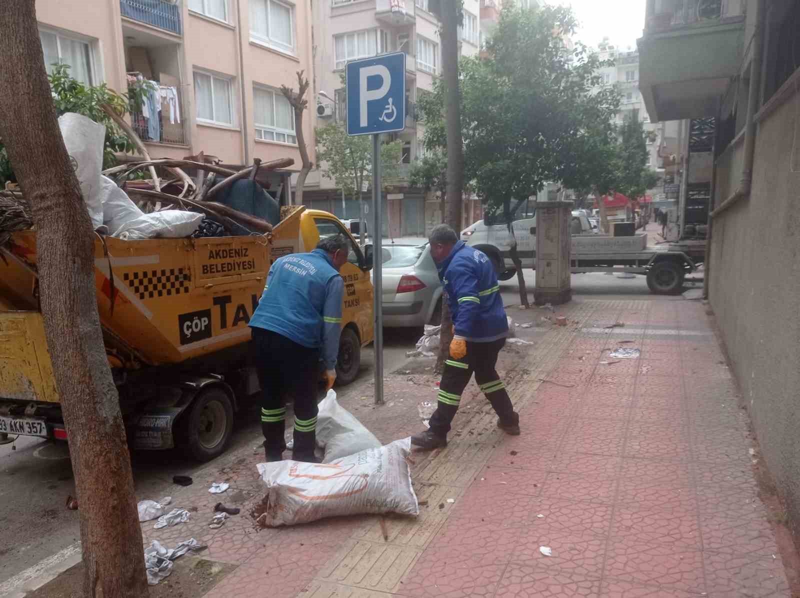 Akdeniz’de temizlik çalışmaları üç vardiya sürüyor
