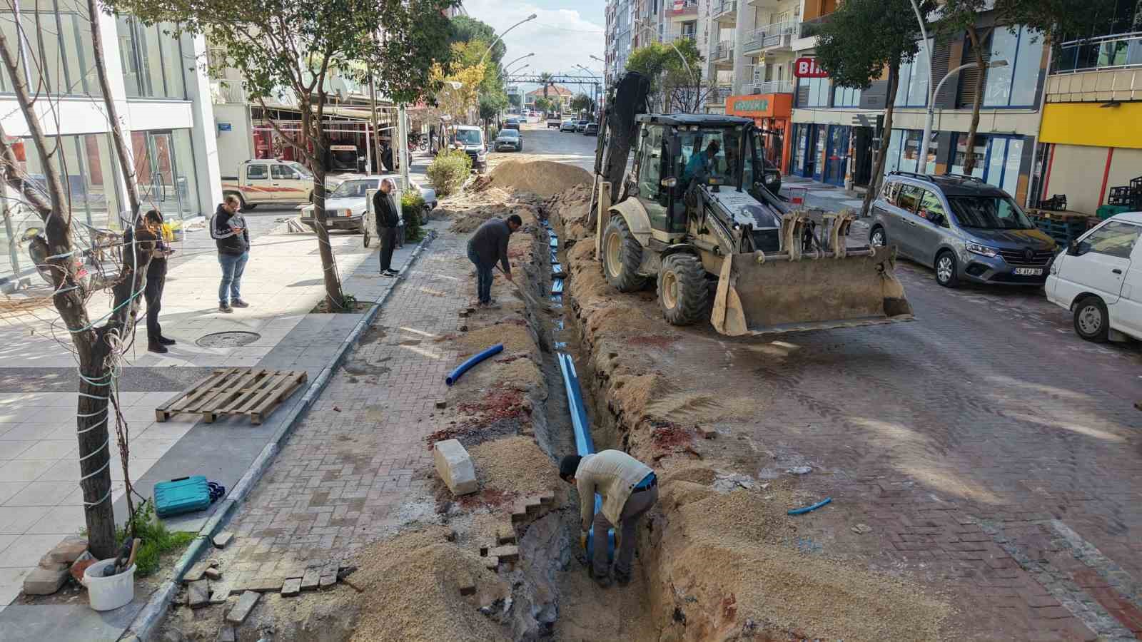Akgedik TOKİ’de altyapı çilesi sona eriyor
Akgedik TOKİ’de altyapı çilesi sona eriyor