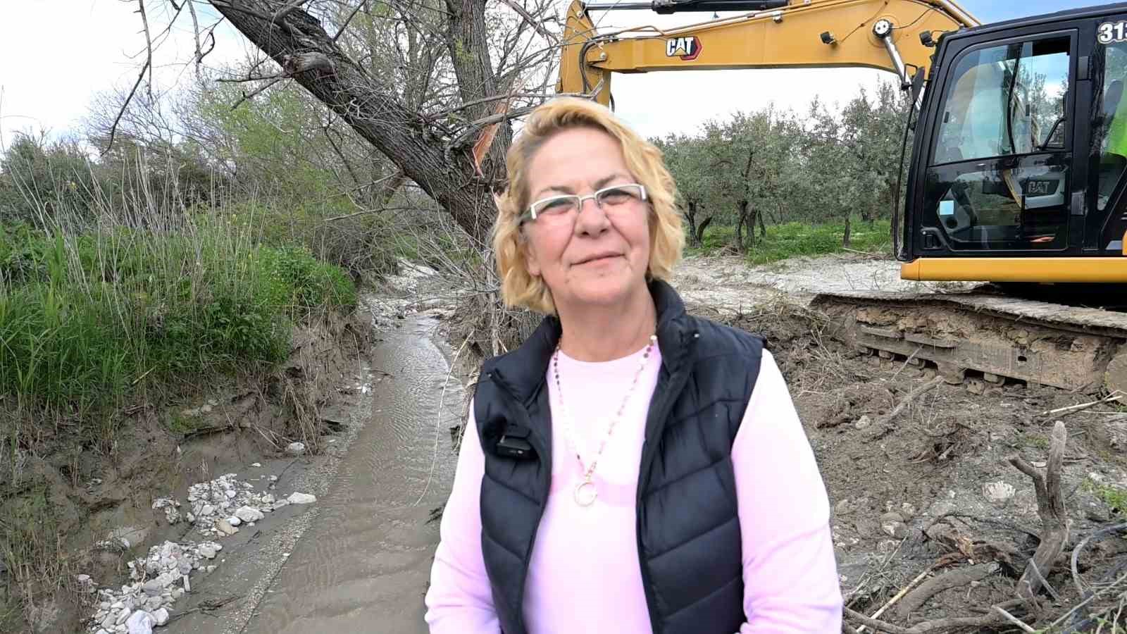 Akhisar’da 5 kilometrelik dere hattı temizleniyor
