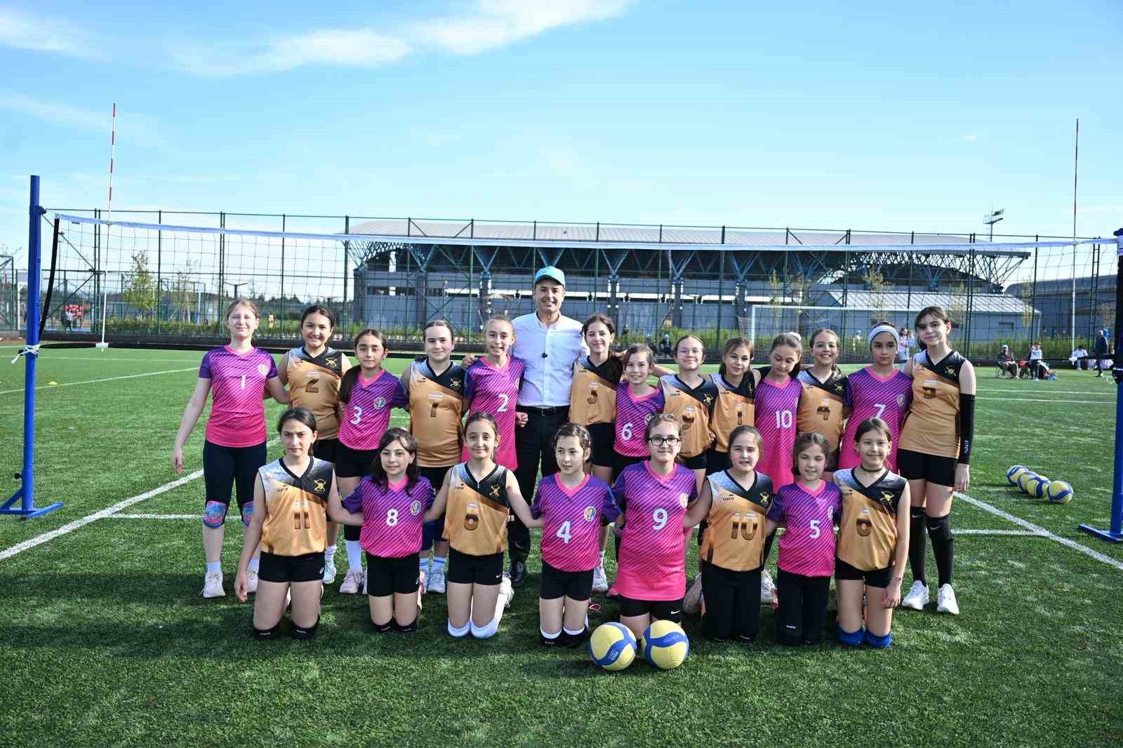 Akın: "23 Nisan; bağımsızlığımızın, birliğimizin ve sarsılmaz inancımızın tüm dünyaya ilanıdır"
