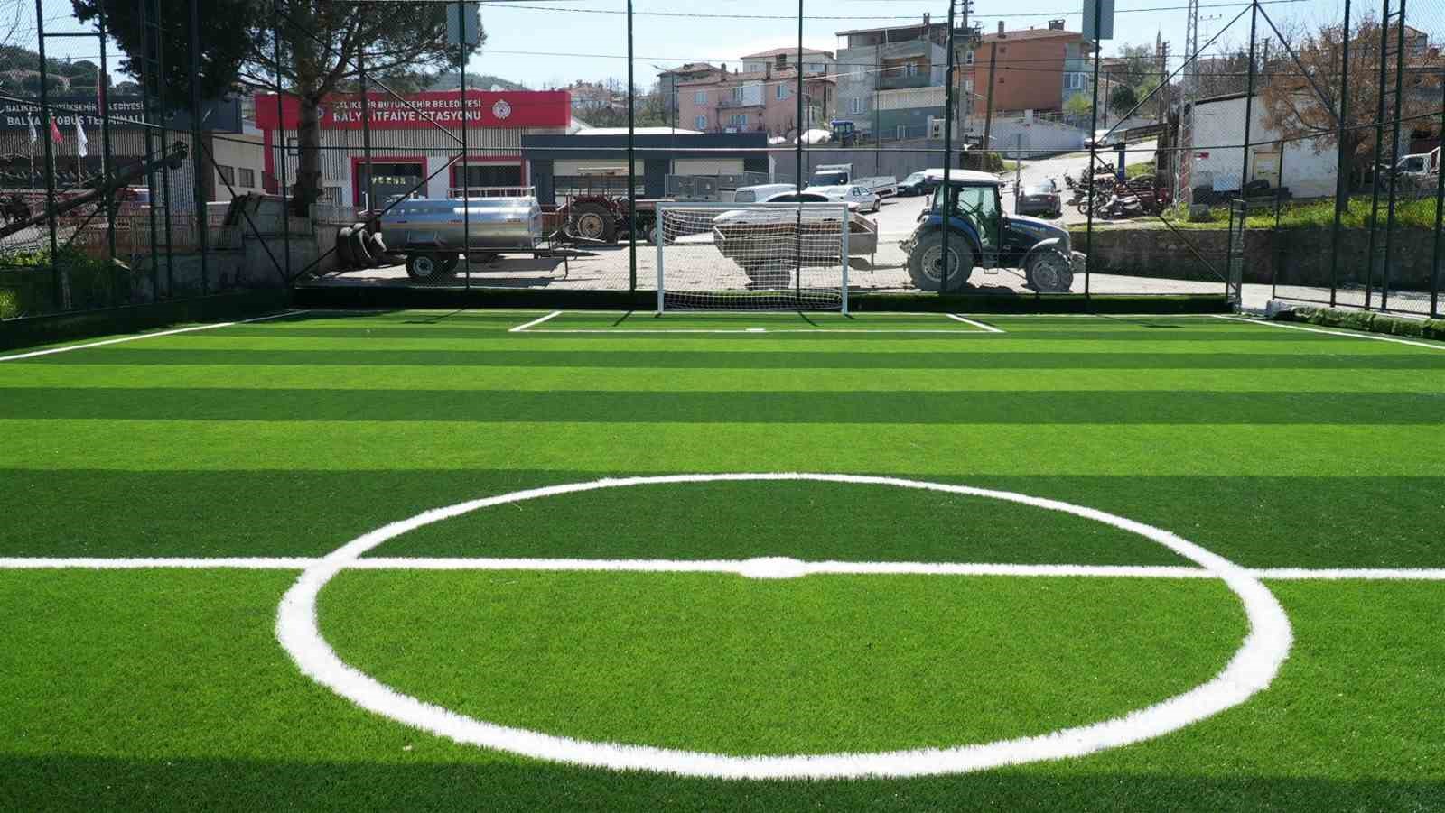 Akın gençlerin sesini duydu, mahalleler yeşil sahaya kavuştu
