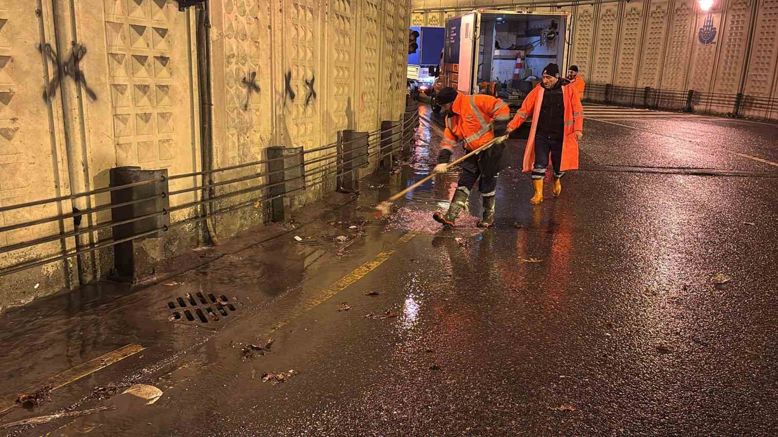 AKOM’dan İstanbul için kar uyarısı: Hava sıcaklığı 3 dereceye kadar düşecek
AKOM’dan İstanbul için kar uyarısı: Hava sıcaklığı 3 dereceye kadar düşecek