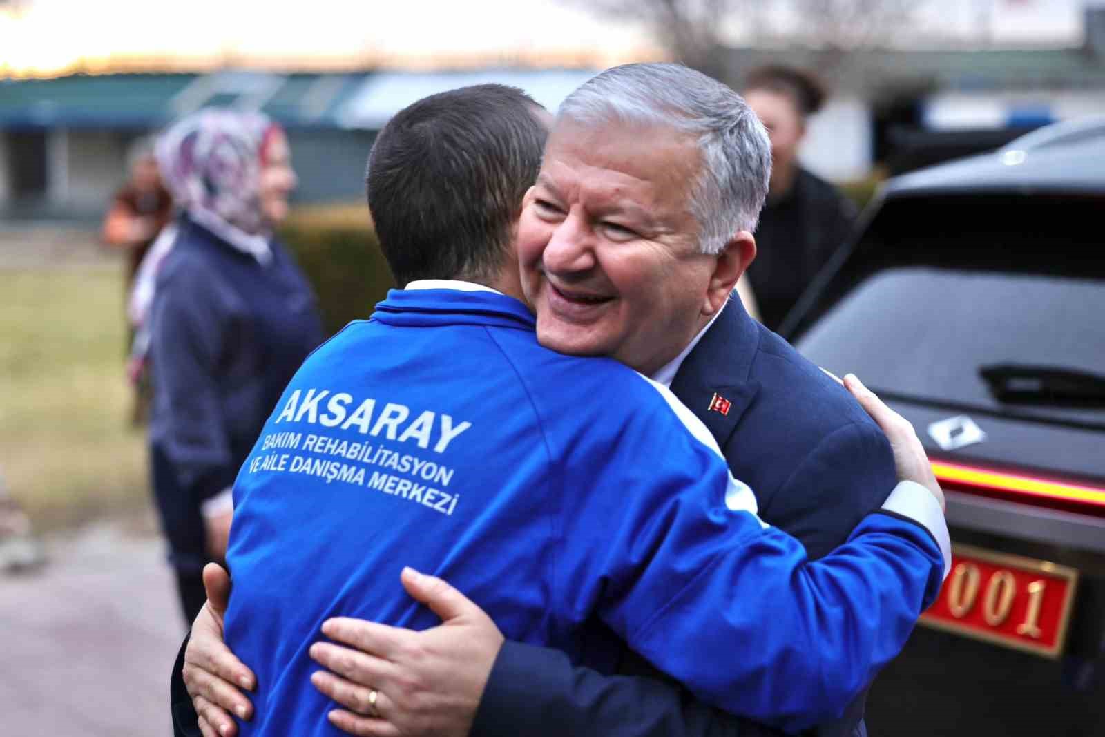Aksaray Valisi Duru: "Devletimizin en büyük özelliklerinden biri sosyal devlet olmasıdır"
Aksaray Valisi Duru: "Devletimizin en büyük özelliklerinden biri sosyal devlet olmasıdır"