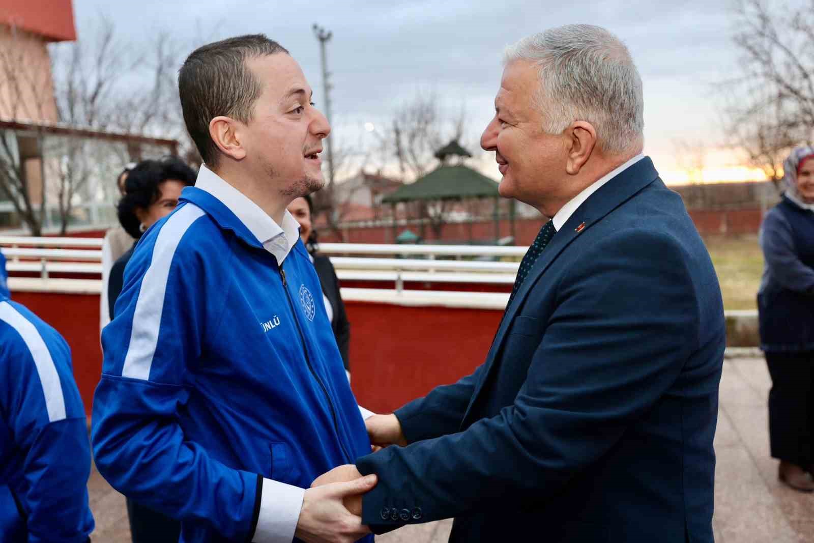 Aksaray Valisi Duru: "Devletimizin en büyük özelliklerinden biri sosyal devlet olmasıdır"
Aksaray Valisi Duru: "Devletimizin en büyük özelliklerinden biri sosyal devlet olmasıdır"