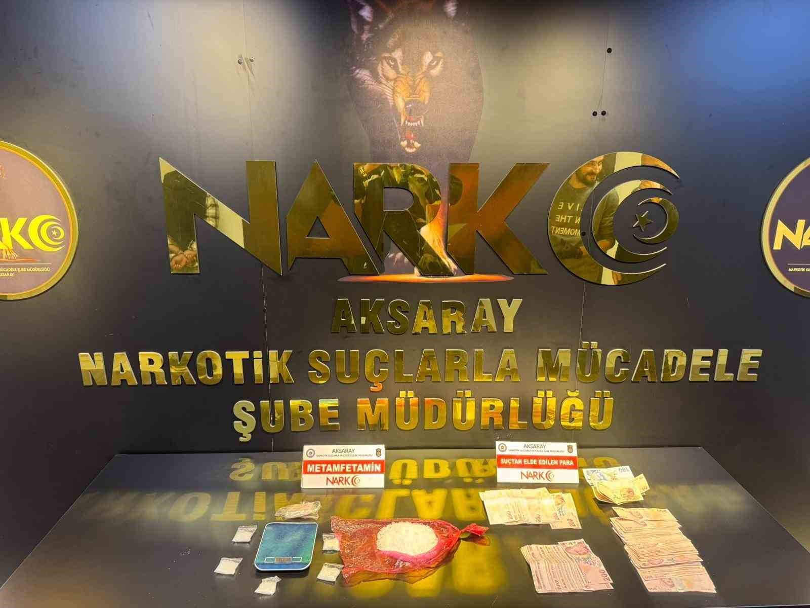 Aksaray’da 11 adrese uyuşturucu baskını: 19 tutuklama
Aksaray’da 11 adrese uyuşturucu baskını: 19 tutuklama