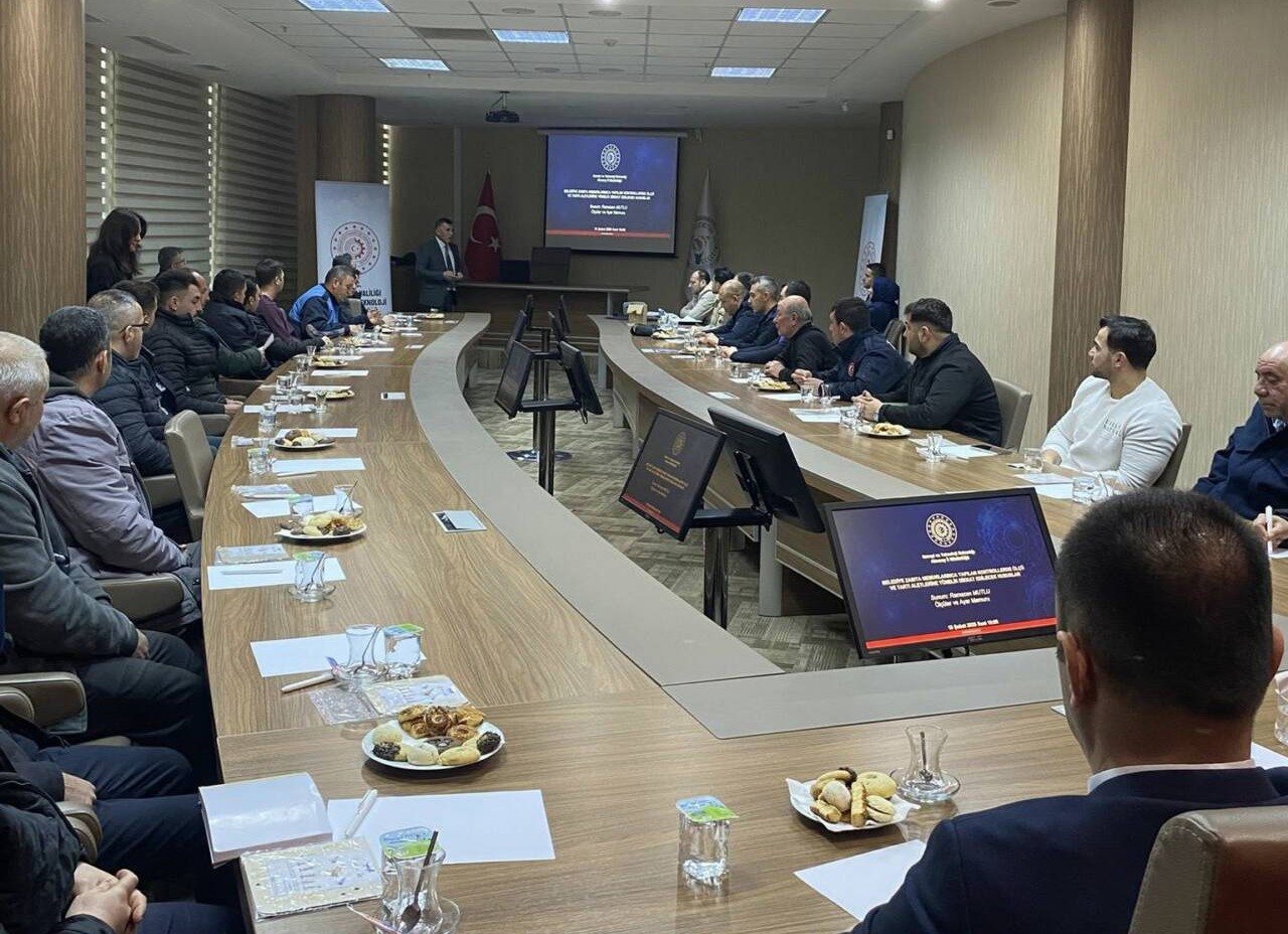 Aksaray’da 22 belediyenin zabıta ekiplerine ölçü ve ayar eğitimi
