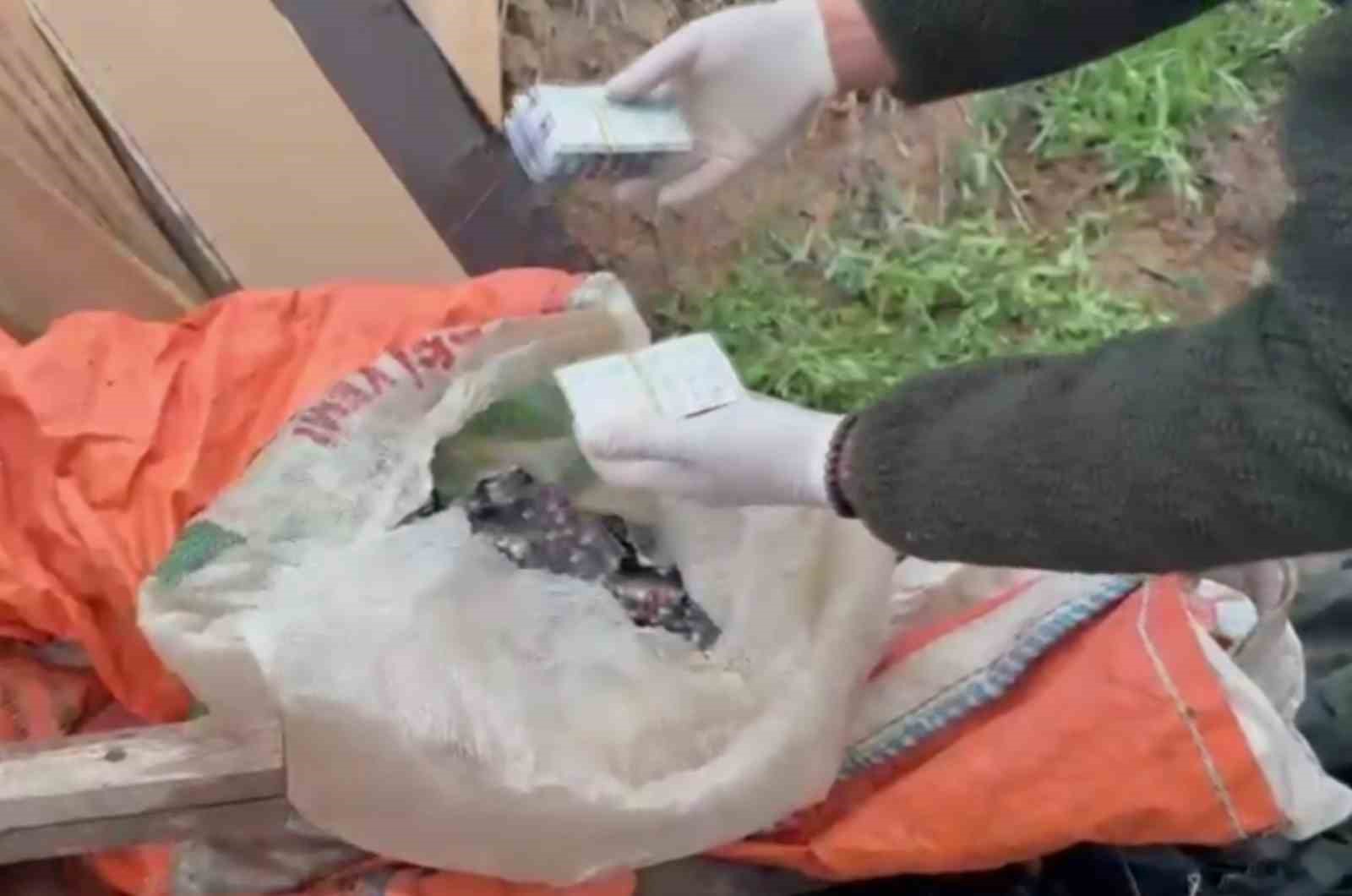 Aksaray’da çuval içine gizlenmiş 11 bin adet uyuşturucu hap ele geçirildi: 3 tutuklama
