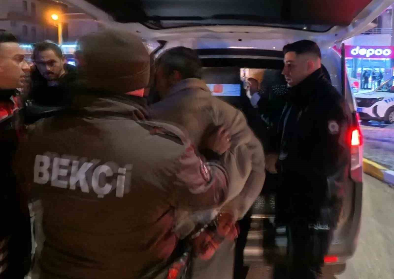 Aksaray’da hasarlı kaza sonrası ortalık karıştı: 5 gözaltı
