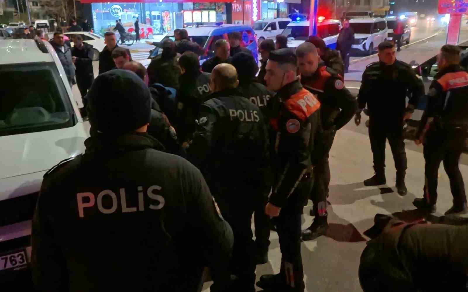 Aksaray’da hasarlı kaza sonrası ortalık karıştı: 5 gözaltı
