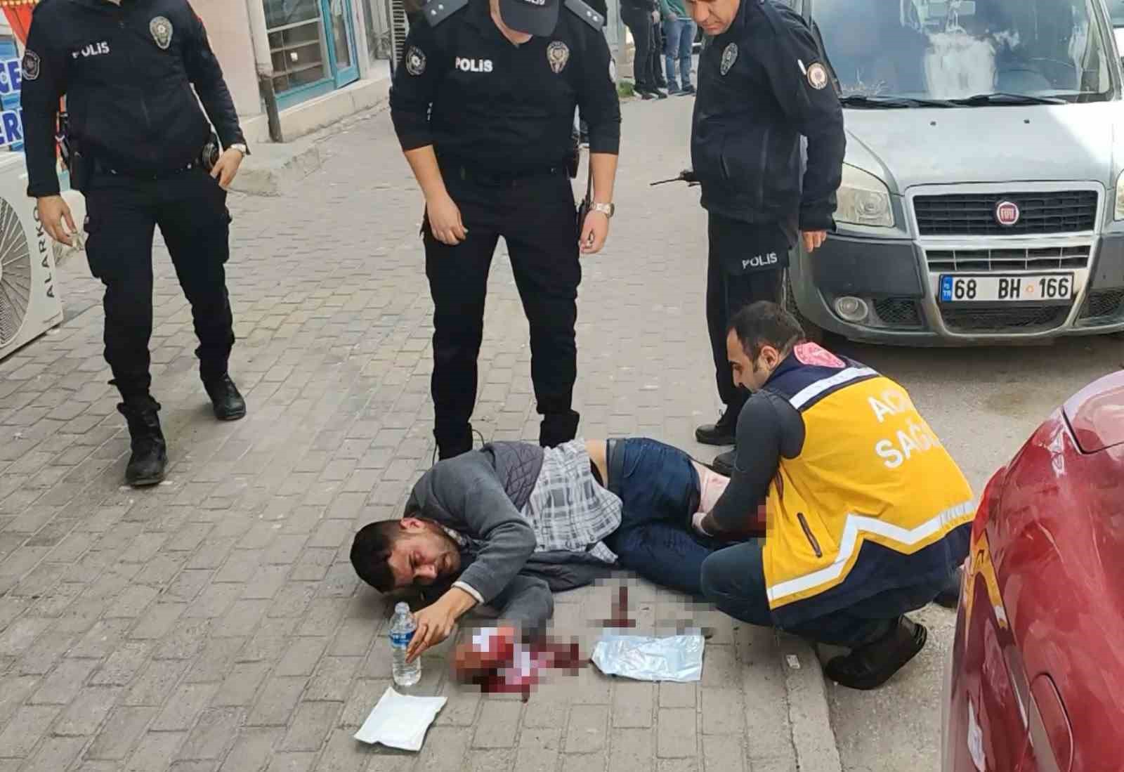 Aksaray’da iki kardeş tartıştıkları genci bıçakla yaralayıp kaçtı
