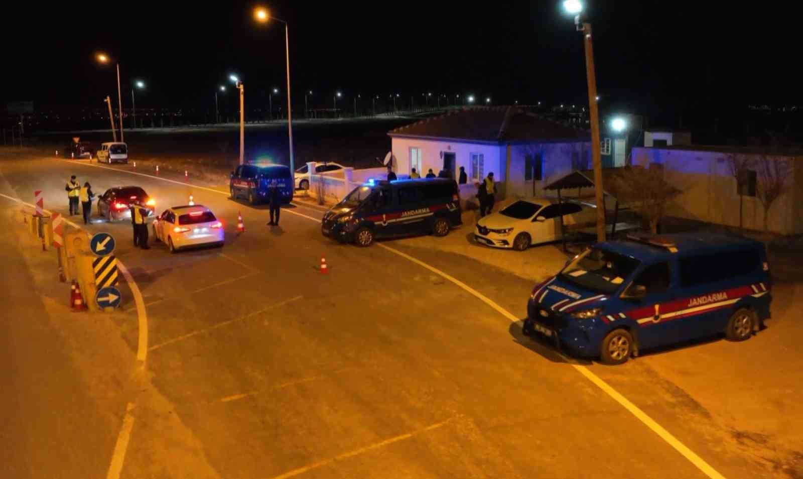 Aksaray’da jandarma ekipleri uygulamalarını sürdürüyor
