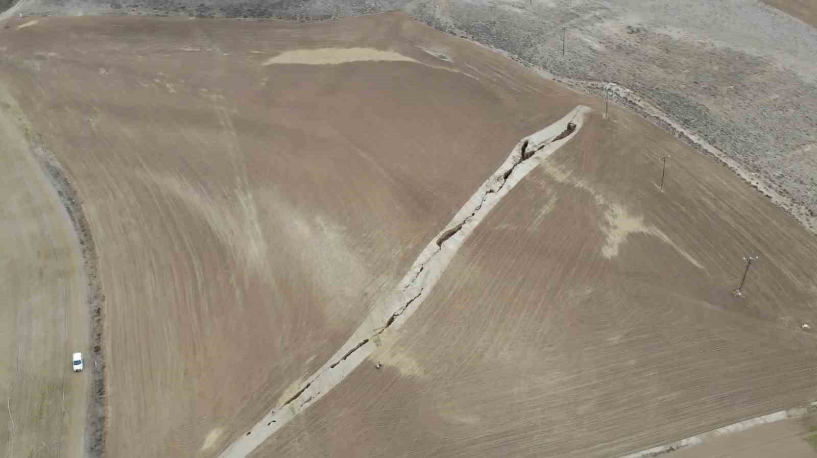 Aksaray’da korkutan obruk tehlikesi: 9’u büyük 86 obruk var
