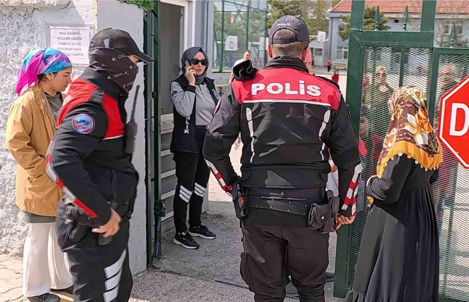 Aksaray’da okullar polisin gözetiminde
