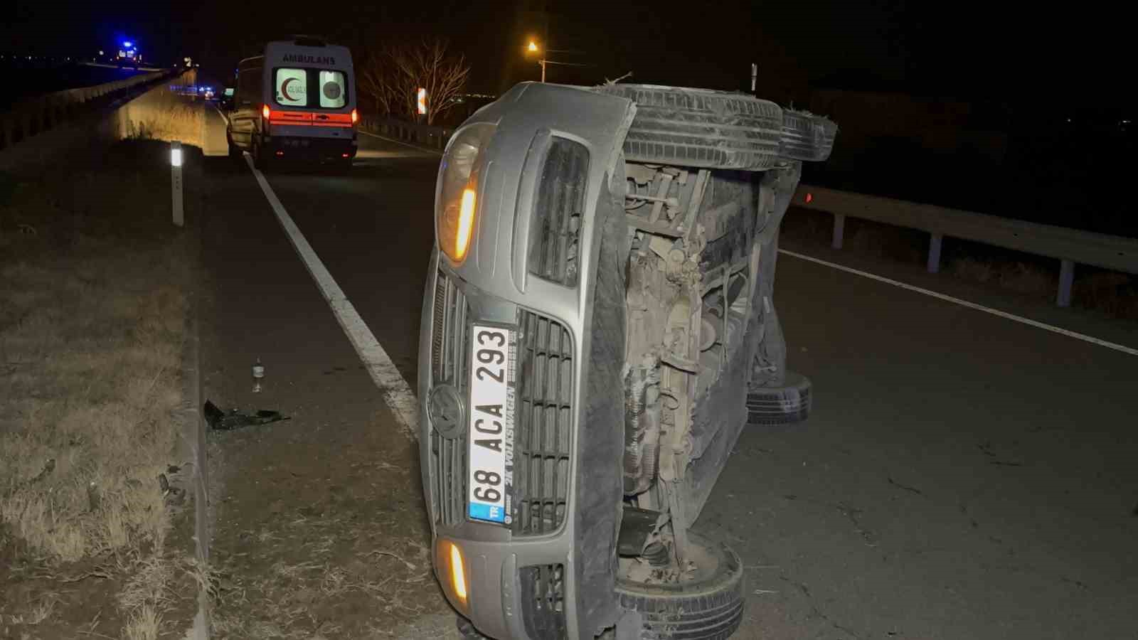 Aksaray’da otomobil devrildi: 2 yaralı
