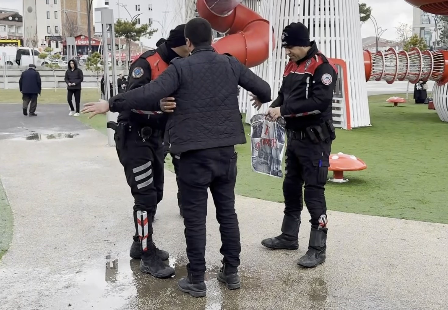 Aksaray’da park, bahçe ve okul bölgeleri denetim altında
