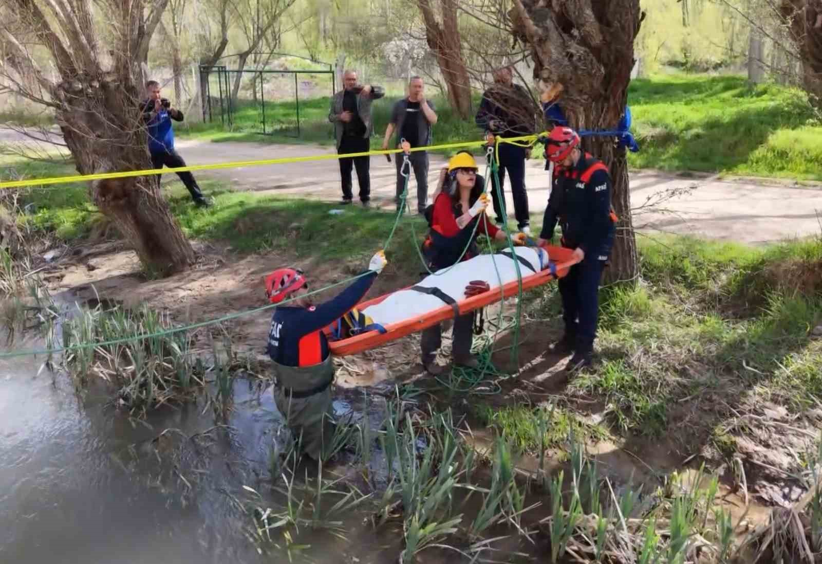 Aksaray’da sel tatbikatı gerçeğini aratmadı
