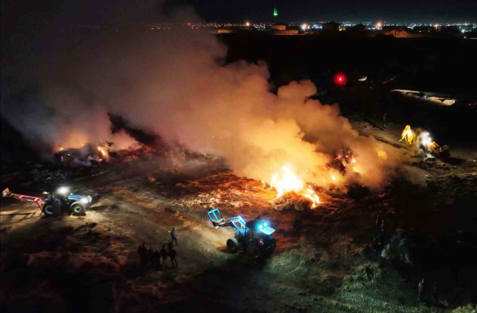 Aksaray’da tonlarca saman balyası alev alev yandı: o anlar dron kamerasında
