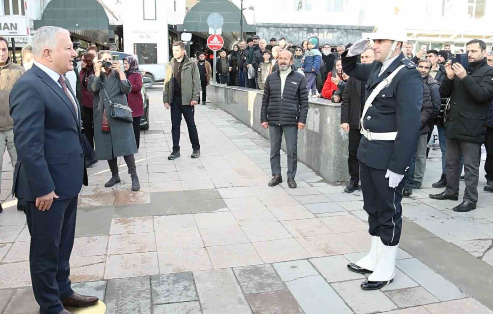 Aksaray’ın yeni valisi Murat Duru görevine başladı
