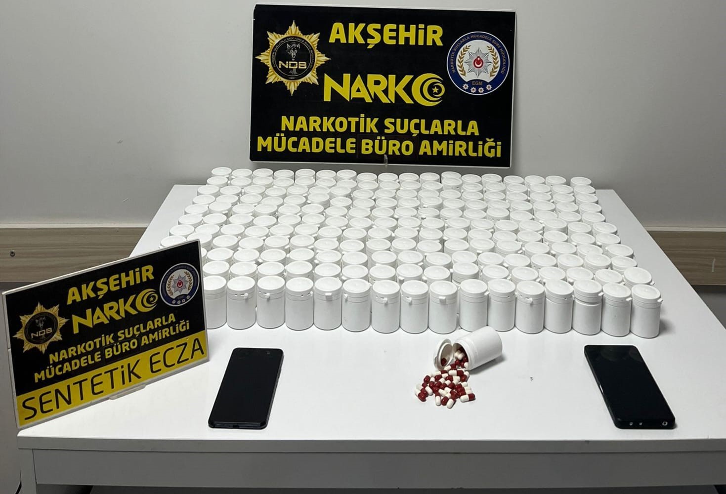 Akşehir’de 10 bin 550 adet uyuşturucu hap ele geçirildi: 2 tutuklama
