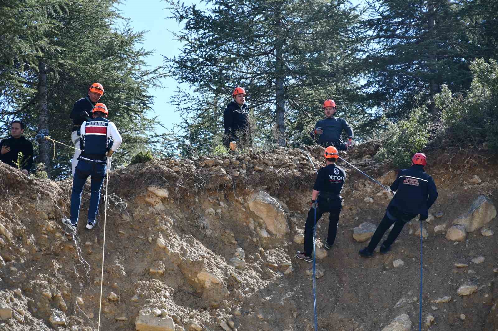 Akşehir’de gerçeği aratmayan arama kurtarma tatbikatı
