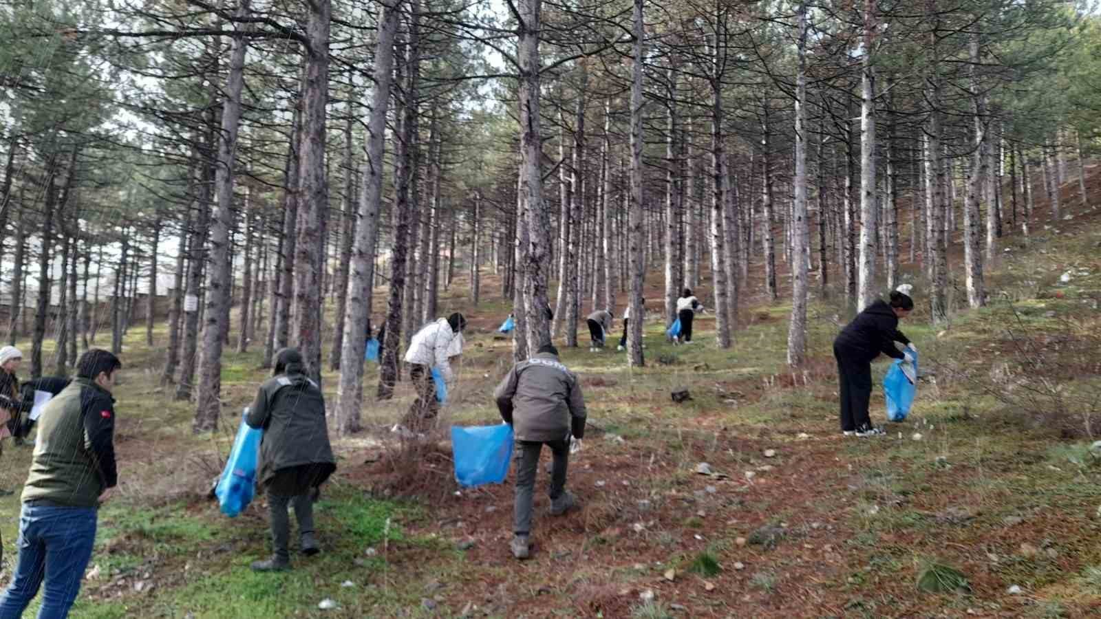 Akşehir’de orman yangınlarına karşı örnek çalışma
Akşehir’de orman yangınlarına karşı örnek çalışma