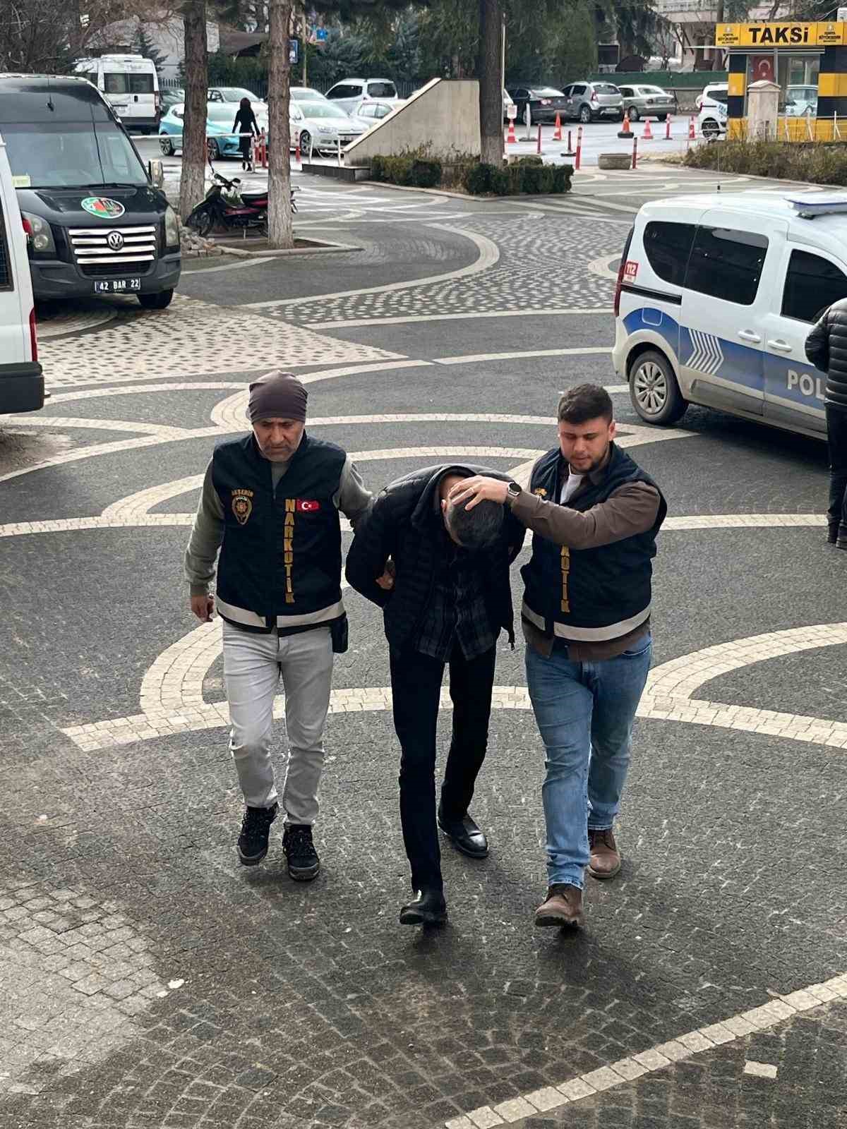 Akşehir’de uyuşturucu operasyonu
