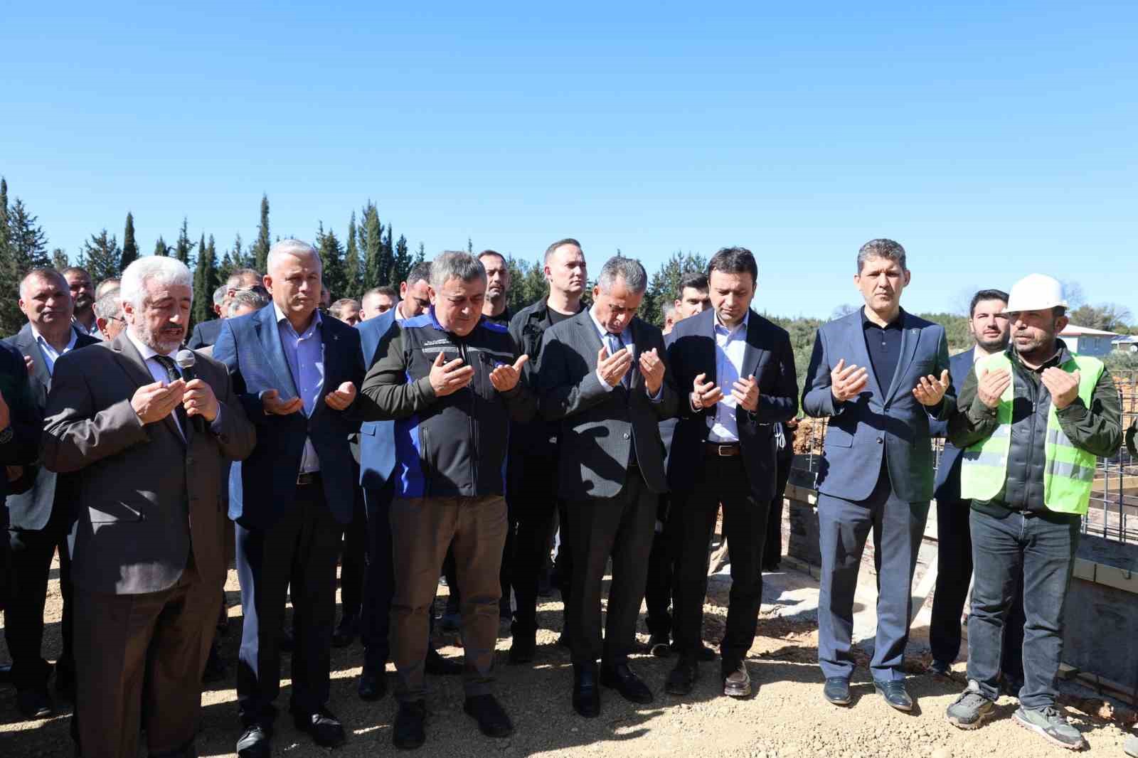 Aksu’da Sahipsiz Hayvan Bakımevi ve Doğal Yaşam Alanı’nın temeli atıldı
