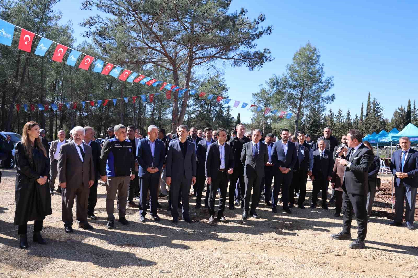 Aksu’da Sahipsiz Hayvan Bakımevi ve Doğal Yaşam Alanı’nın temeli atıldı
