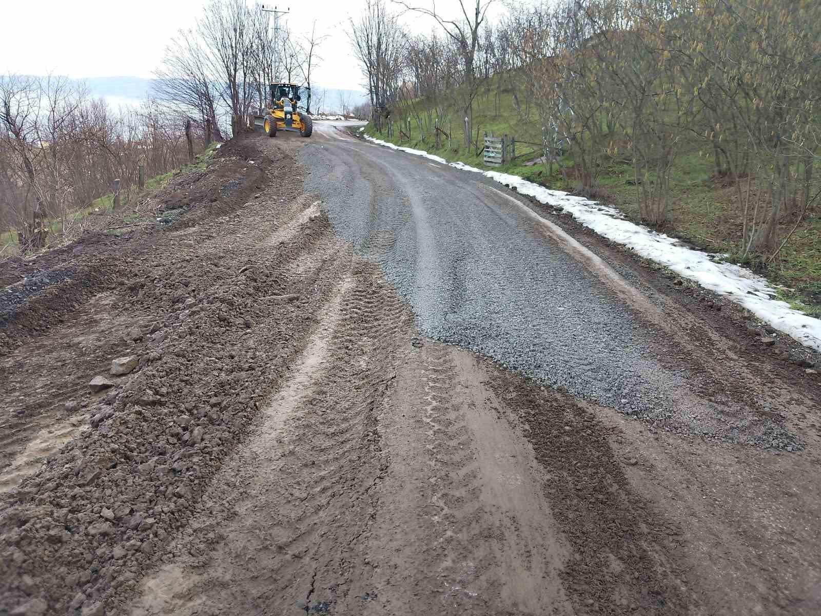 Aktarla Köyü’nde yol reglaj çalışmaları tamamlandı
