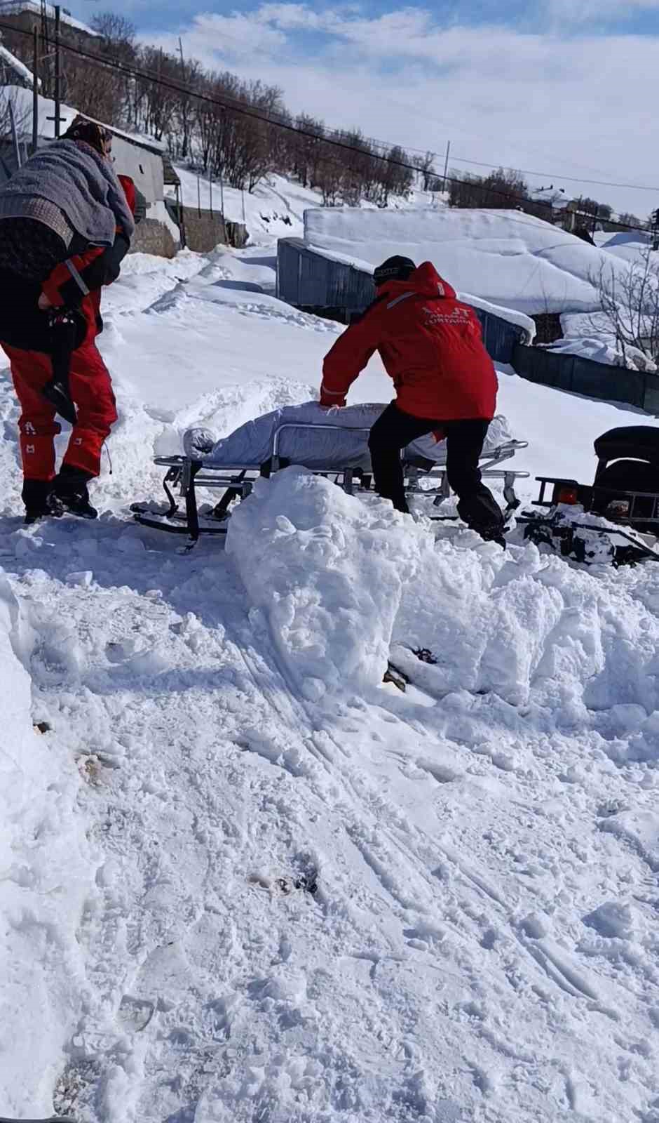 AKUT Bingöl’den zorlu şartlarda hayat kurtaran operasyon
