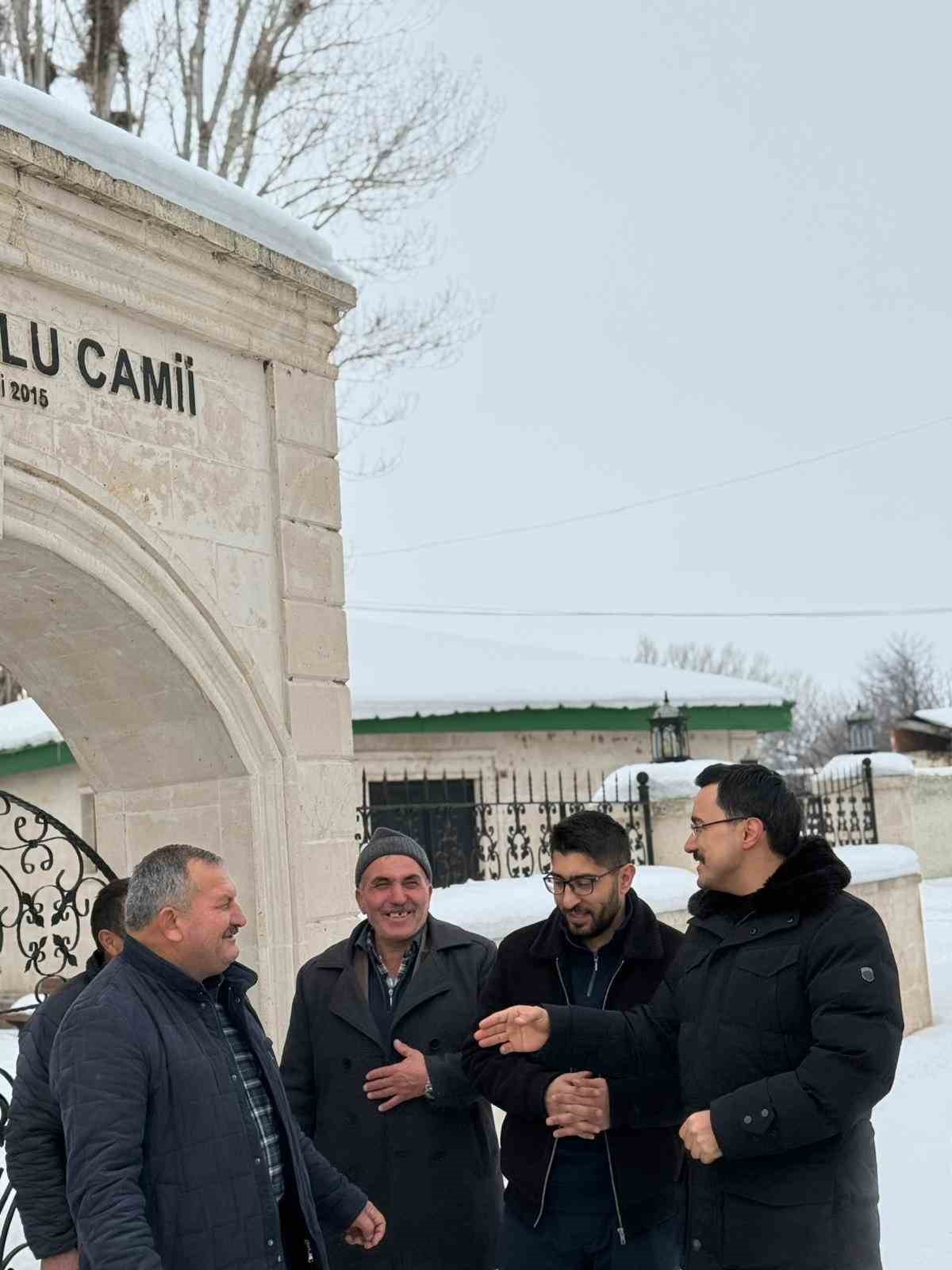 Akyaka Kaymakamı İsmail Demirtaş, köy ziyaretlerini sürdürüyor
Akyaka Kaymakamı İsmail Demirtaş, köy ziyaretlerini sürdürüyor