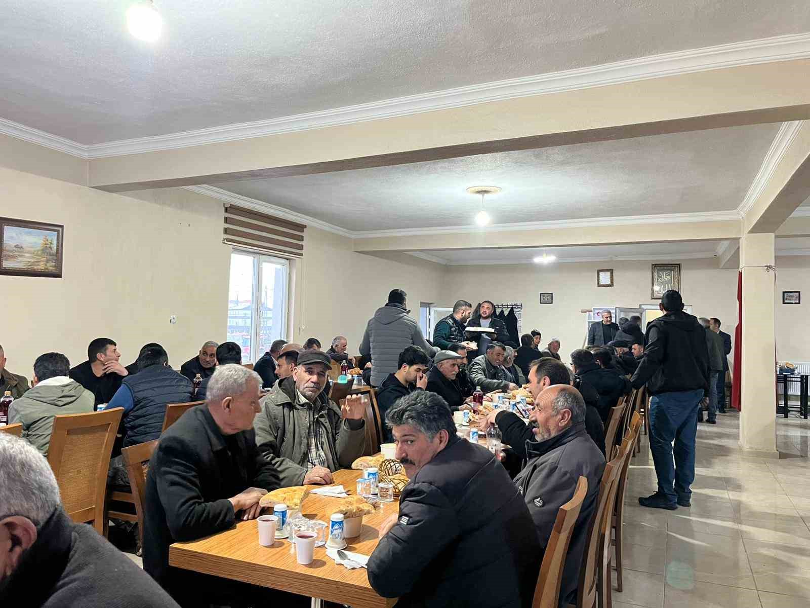 Akyakalılar iftar sofrasında buluştu
