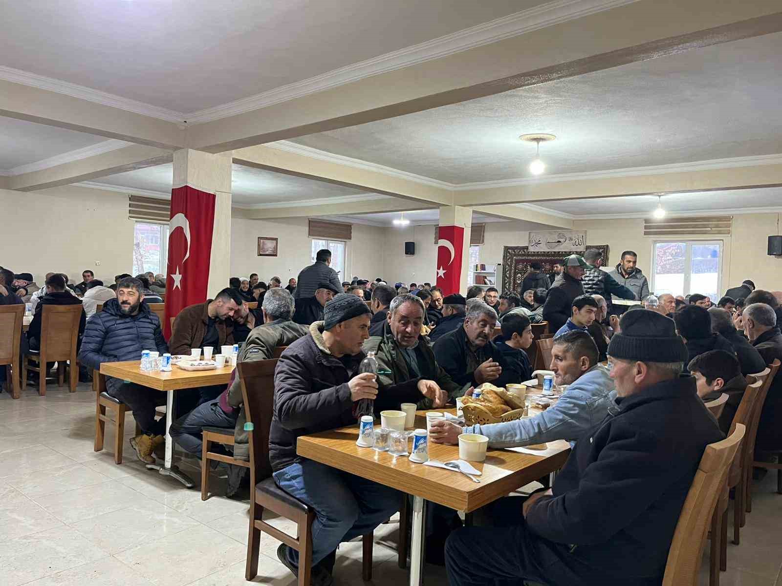 Akyakalılar iftar sofrasında buluştu
