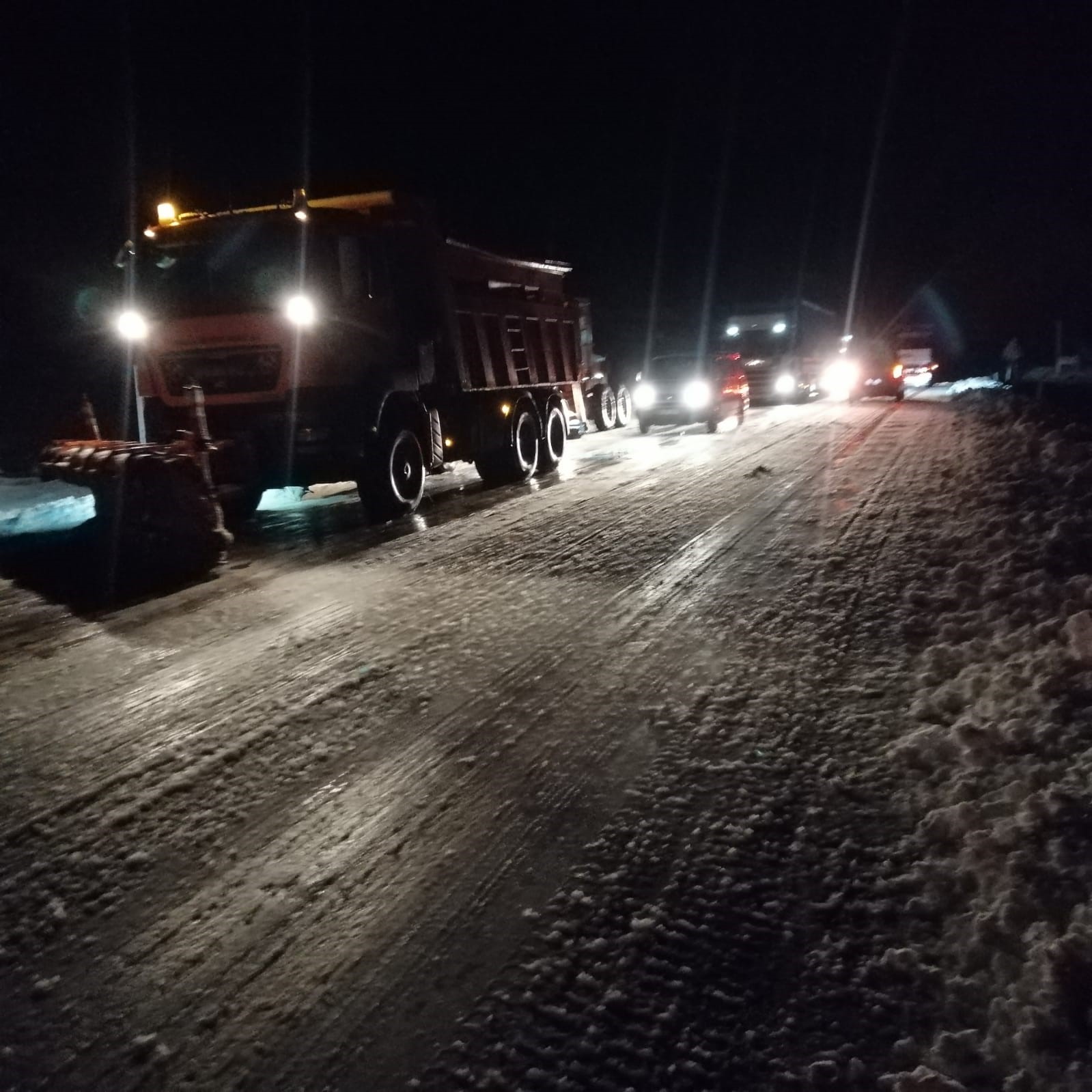 Alacabel’de şiddetli yağmur kar yağışına döndü
