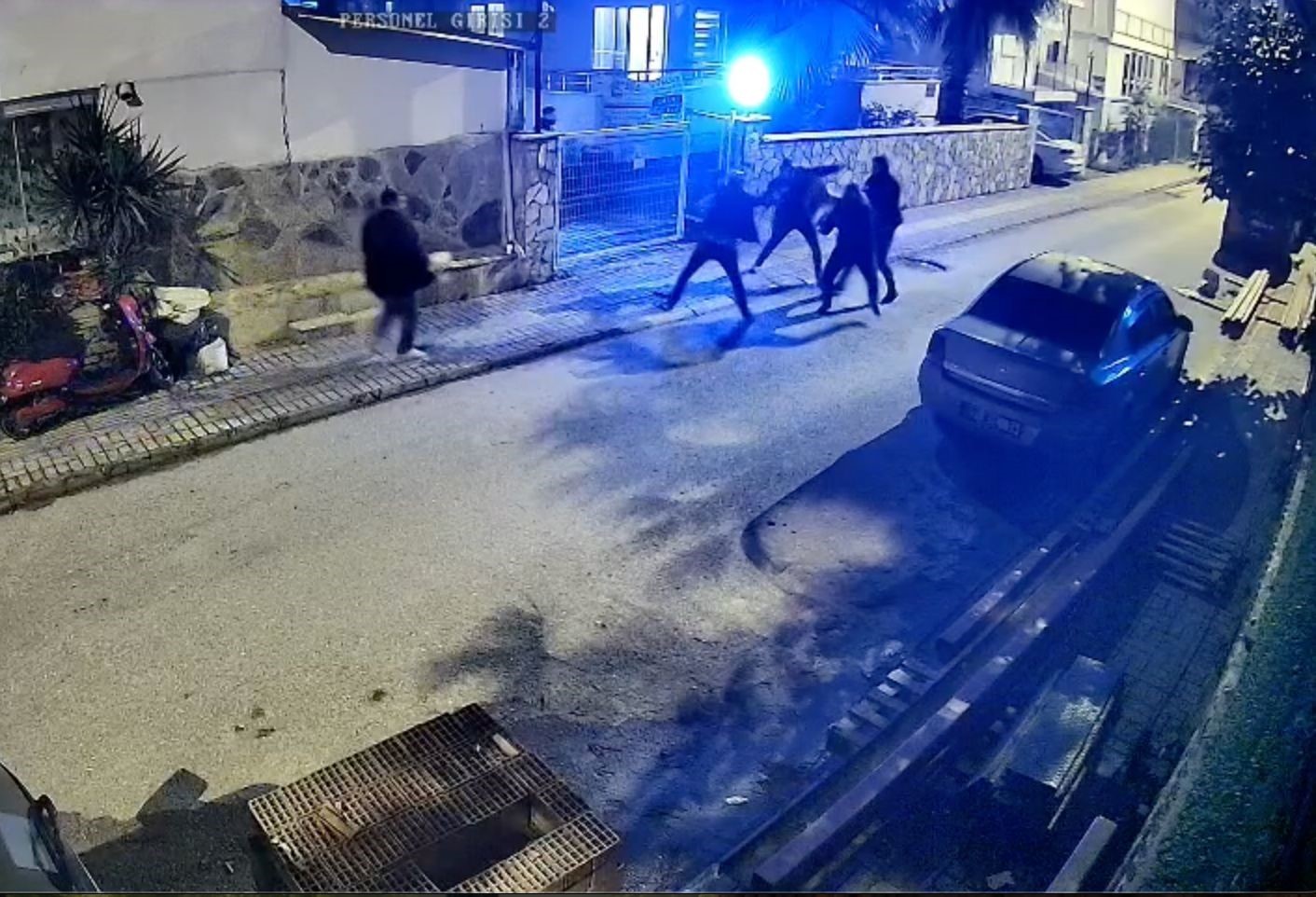 Alacak verecek meselinden birbirlerine girdiler, adliyeye sargılar içinde sevk edildiler
